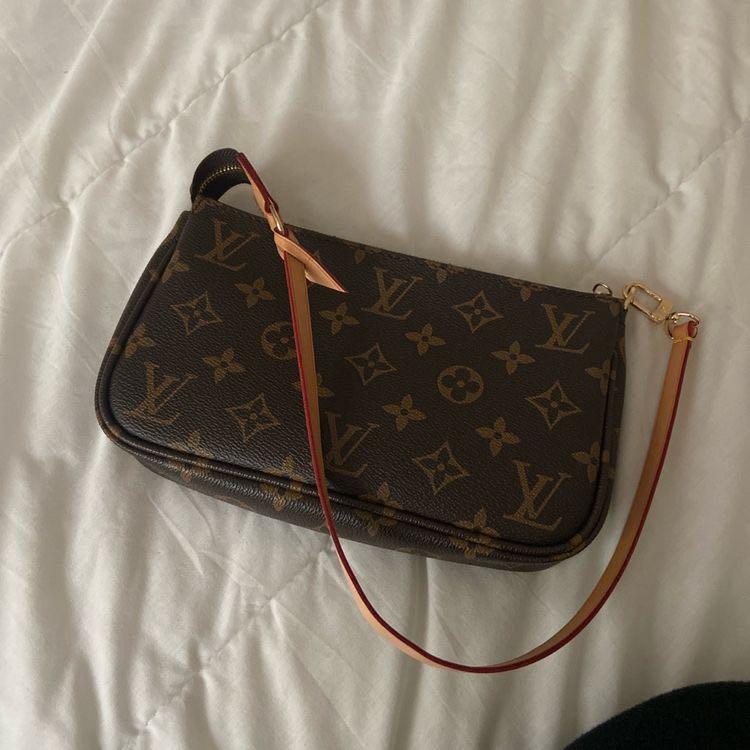 New Authentic LV Louis Vuitton Small Pochette Accessoires in Monogram,  Luxury, Bags & Wallets on Carousell