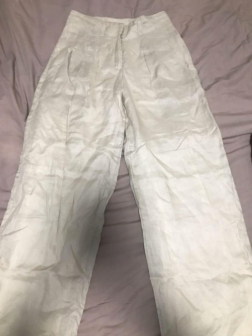 layà beige linen trousers (Category: Other Bottoms) located in Caloocan City. Submitted by tylean (Listing ID 1120265462, Image 1). Description: fits 27-28, goes up to P2500 on their website. highwaisted .