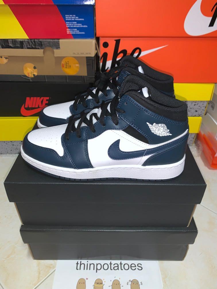MEN/GS SIZES] Air Jordan 1 Mid Dark Teal / Armory Navy GS 554725-411, Men's  Fashion, Footwear, Sneakers on Carousell