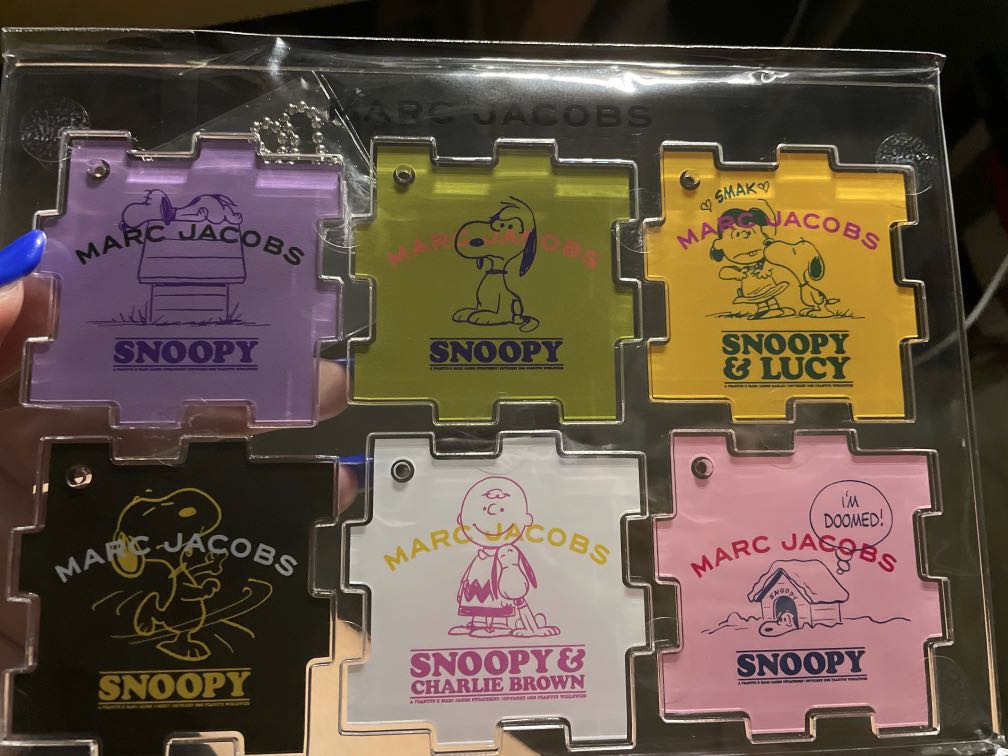 Marc Jacob’s Snoopy Puzzle Keychain, Women's Fashion, Watches