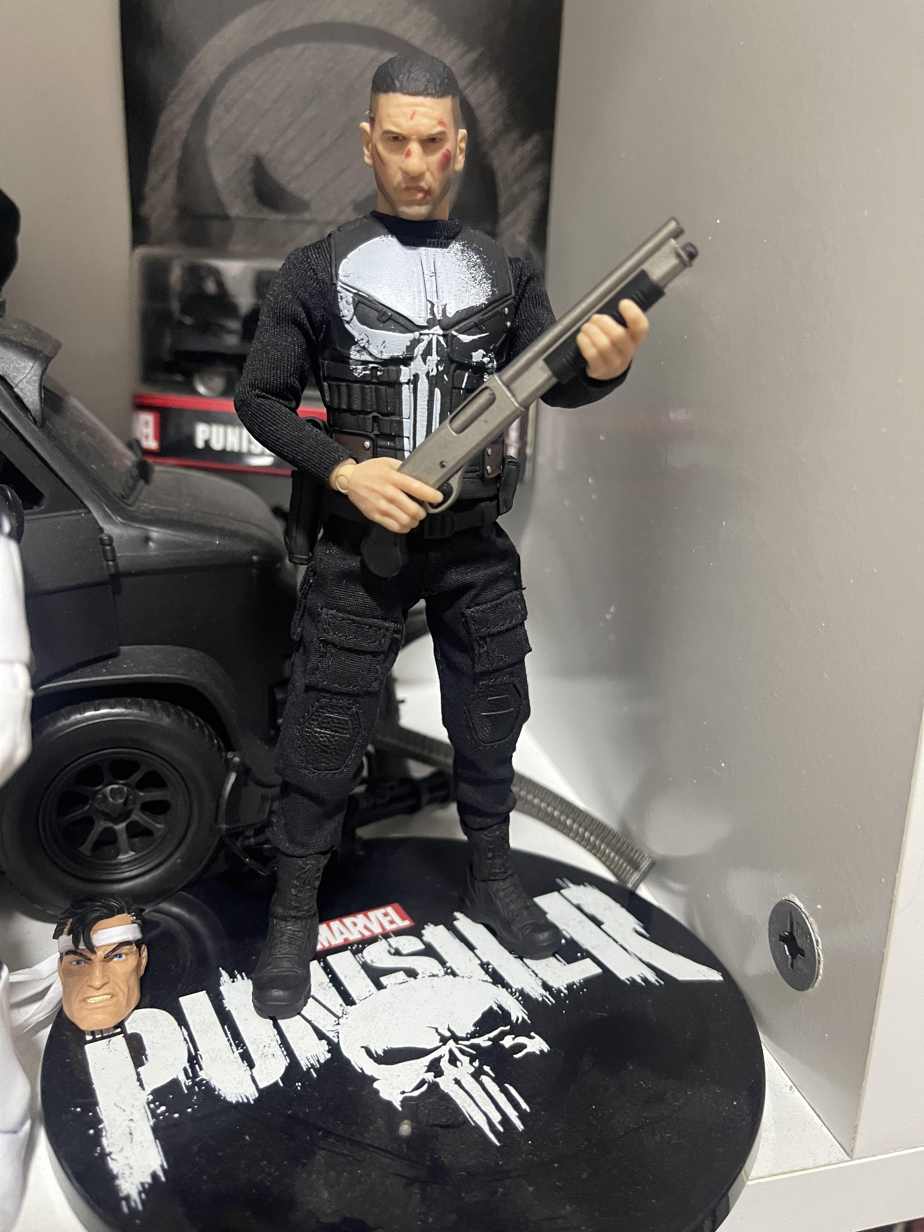 Mezco one 12 punisher netflix store