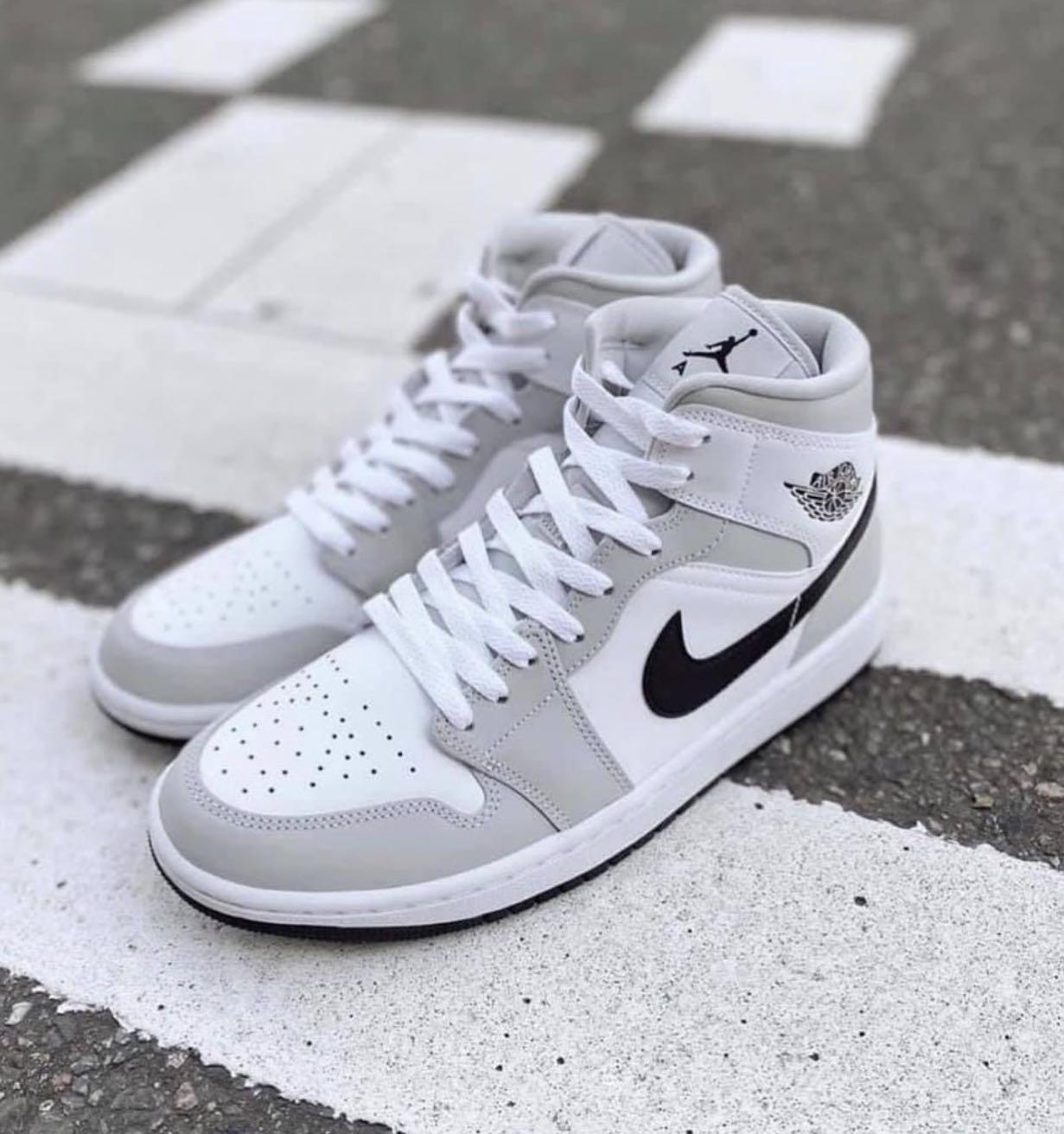 Nike Air Jordan 1 Mid Light Smoke Grey