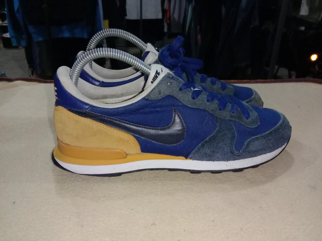 internationalist nike rose