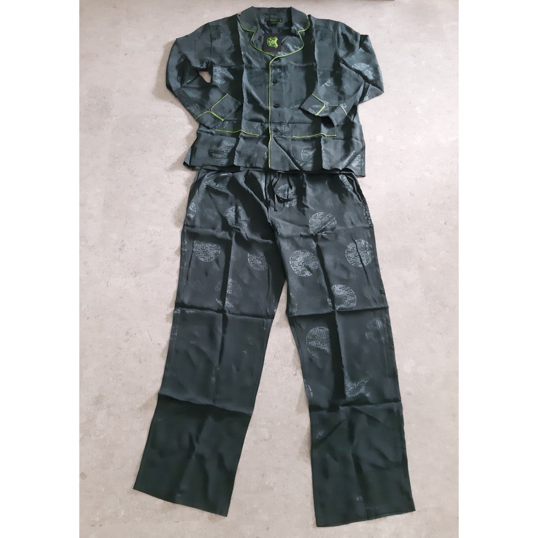 Shanghai Tang Men s 100 Silk Pyjamas S Luxury Apparel on Carousell