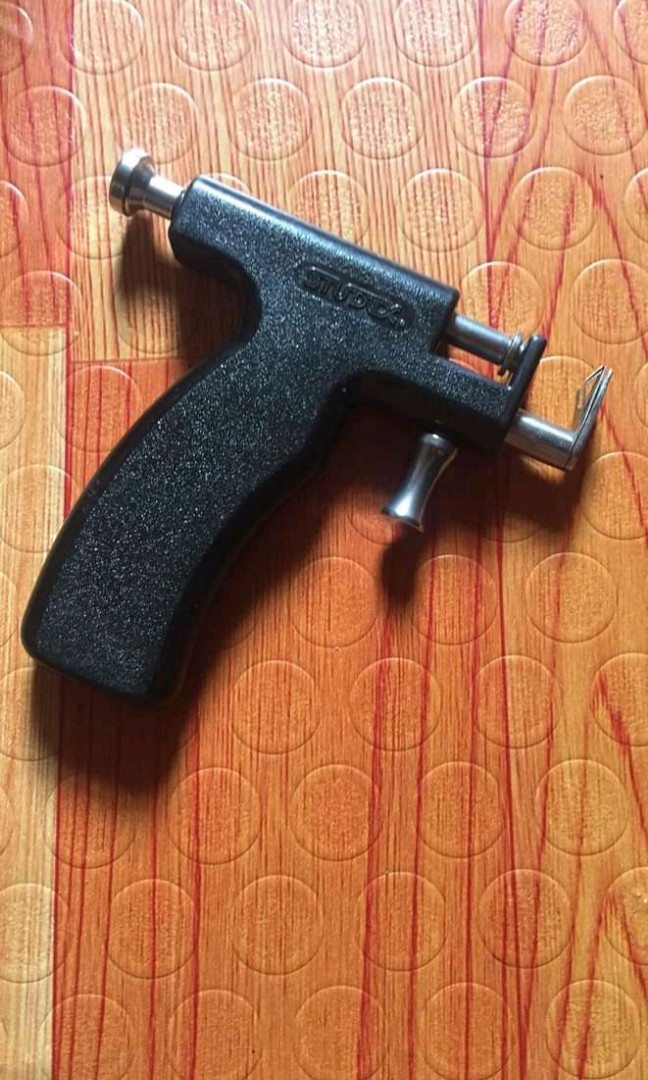 Studex piercing gun, Women's Fashion, Jewelry & Organizers, Earrings on Carousell