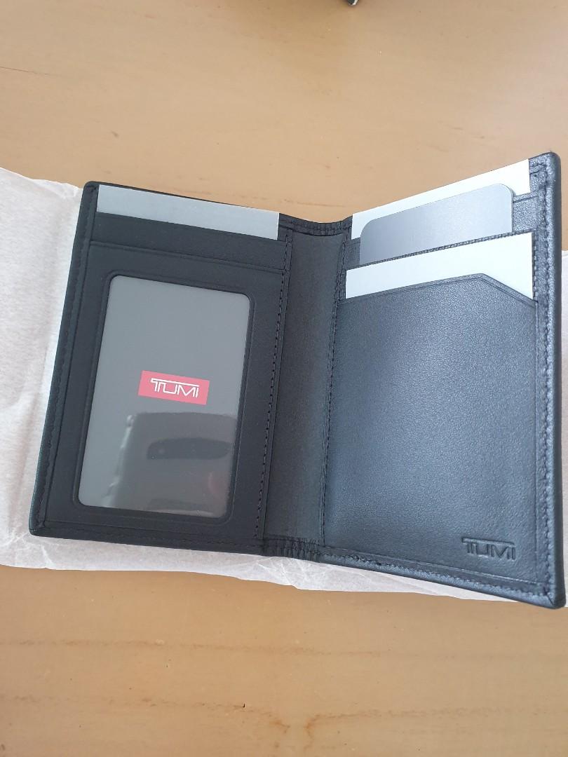Tumi card holder, Men's Fashion, Watches & Accessories, Wallets & Card
