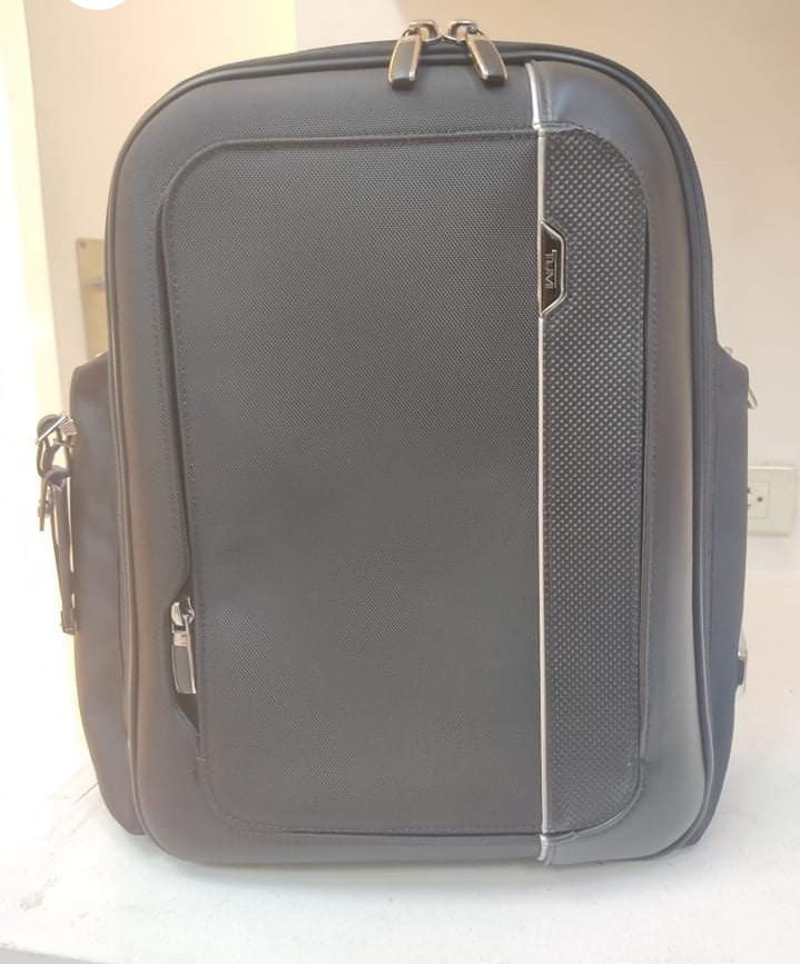 Tumi larson hot sale