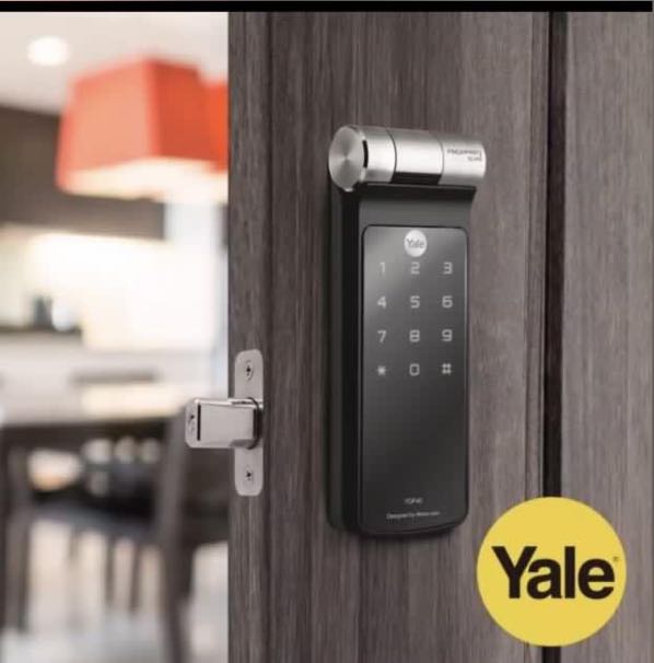 yale ydr40 digital door lock, Furniture & Home Living, Security & Locks