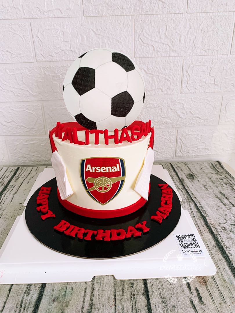 Arsenal Theme Birthday Cake Food Drinks Homemade Bakes On Carousell