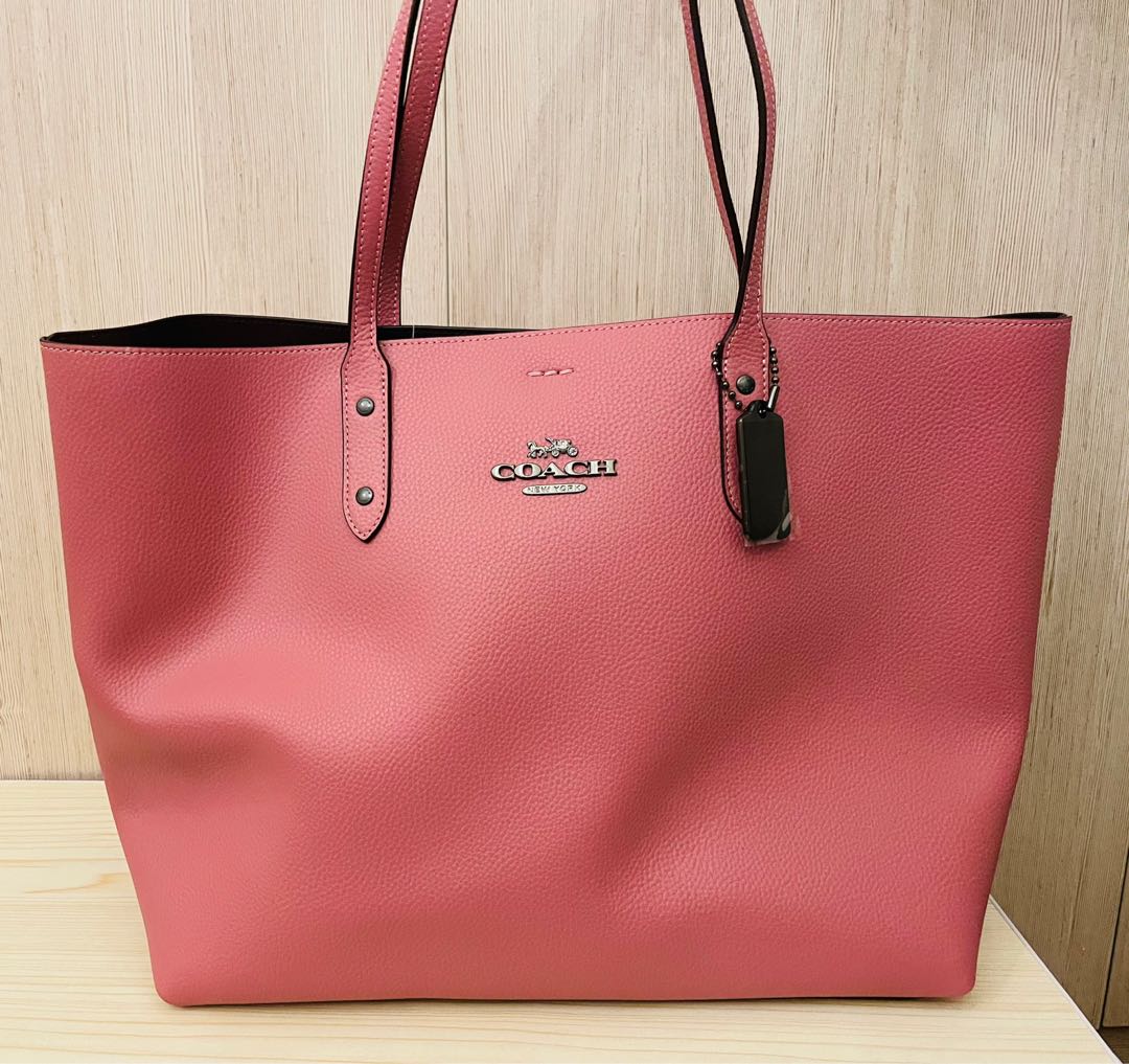 coach town tote in pebble leather