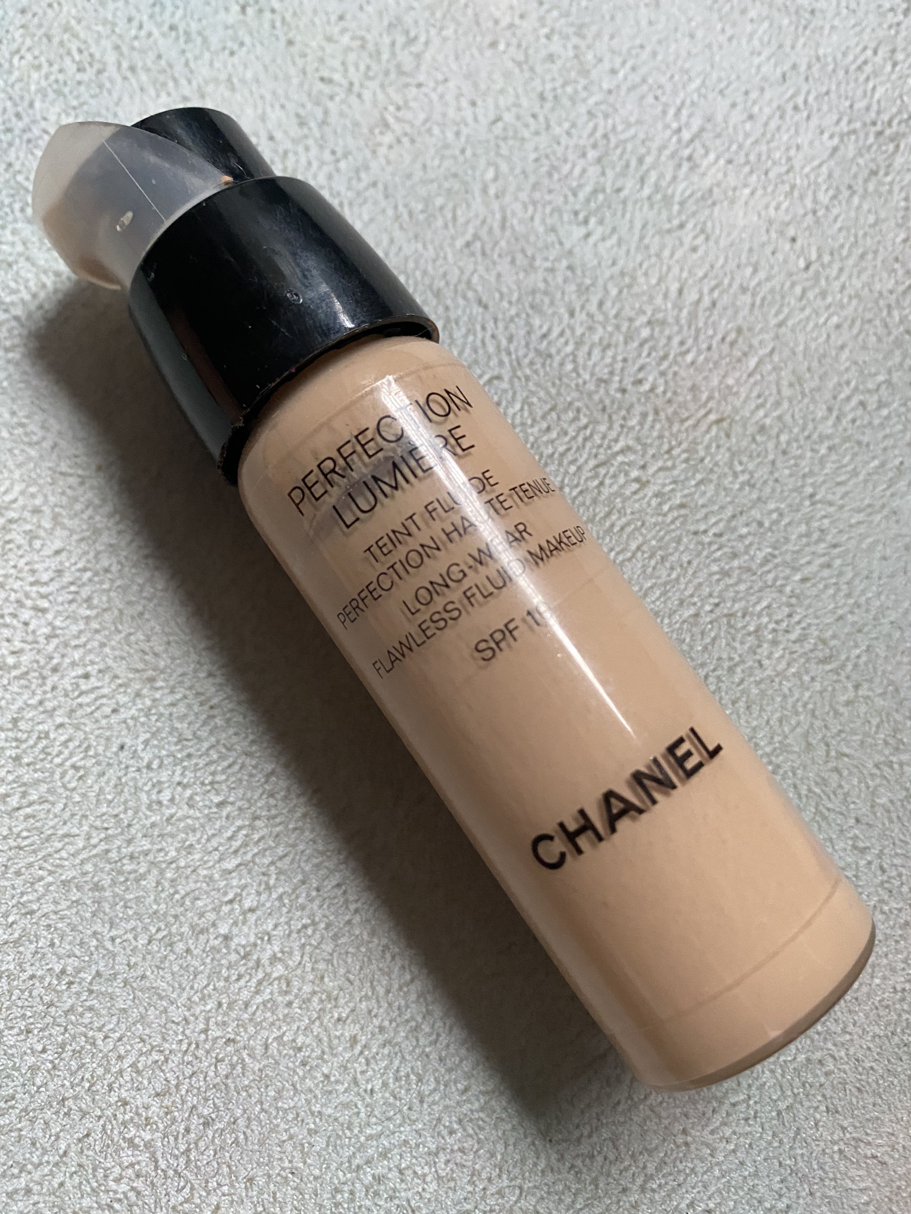 Chanel Perfection Lumiere Liquid Foundation with 10 SPF in 10