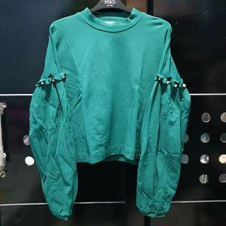 Crewneck Lengan Balon By GU Uniqlo Original Second / Sweater Crop