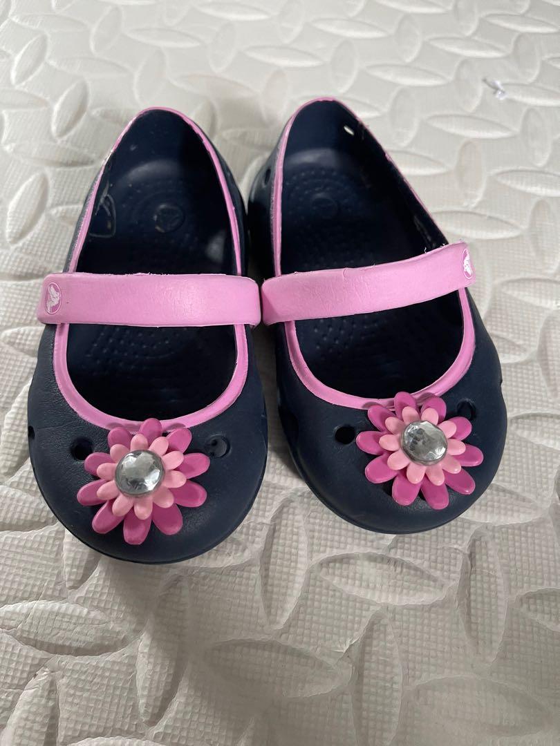 Crocs baby 2025 alive