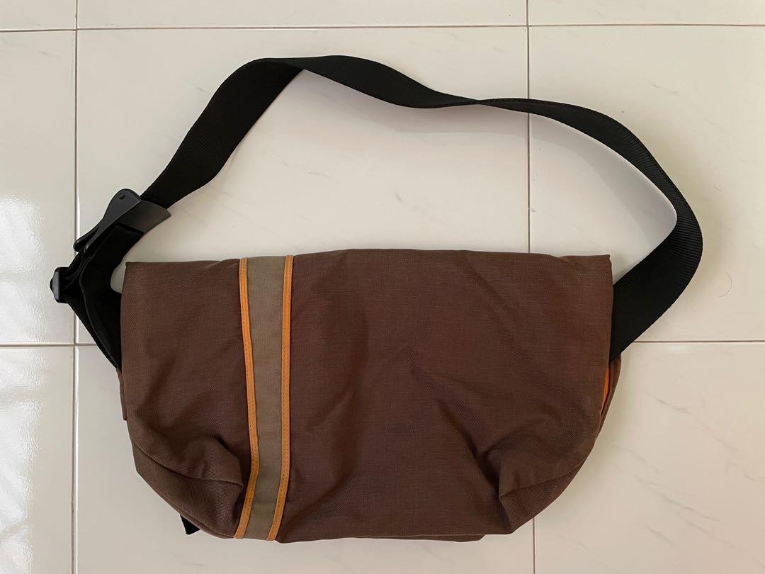 [Crumpler] Western lawn messenger bag (medium), Men's Fashion, Bags