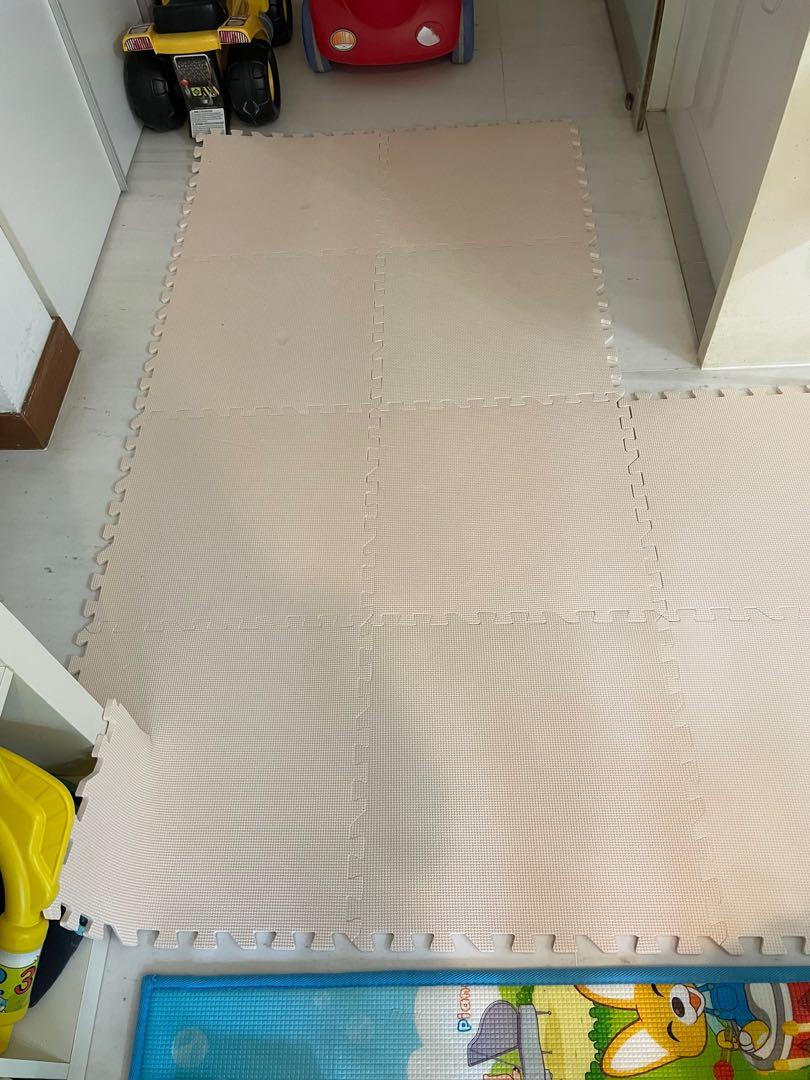 Daiso puzzle floor mat 47cm X 47cm 37 mats, Furniture & Home Living