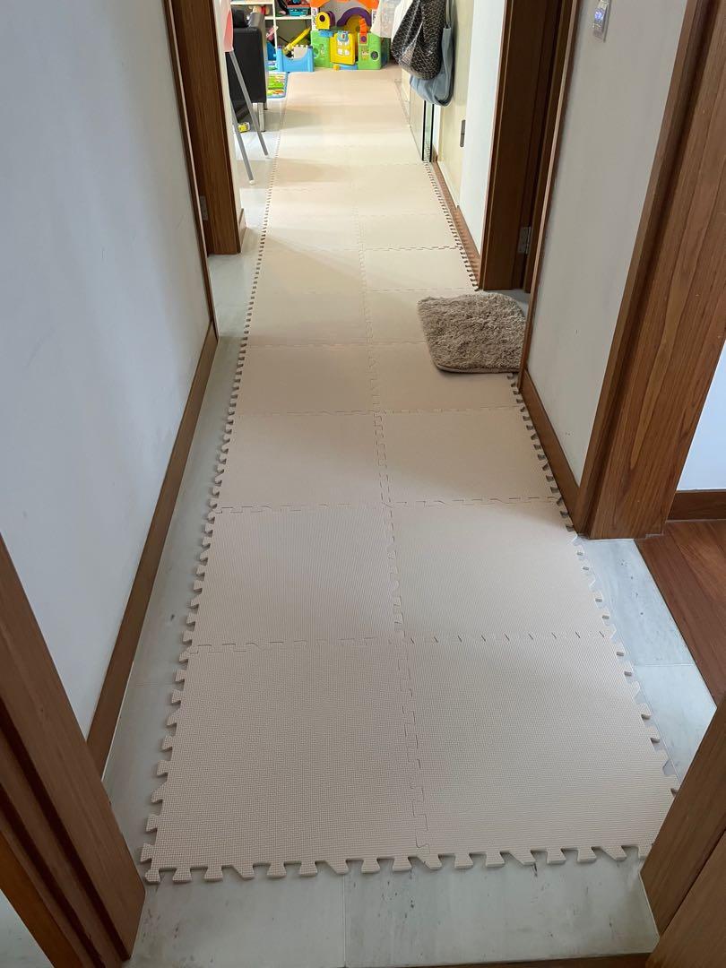 Daiso puzzle floor mat 47cm X 47cm 37 mats, Furniture & Home Living