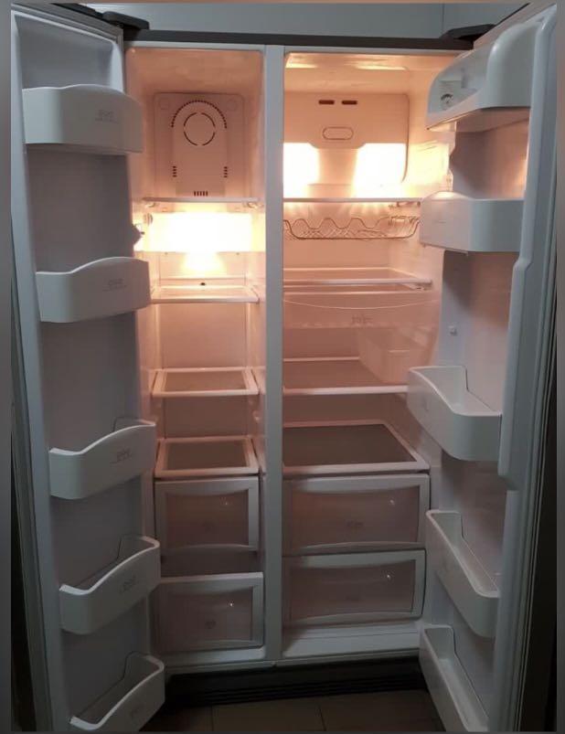 Moving Out Sale! Electrolux Side By Side ESE5608TARMY Freezer Fridge