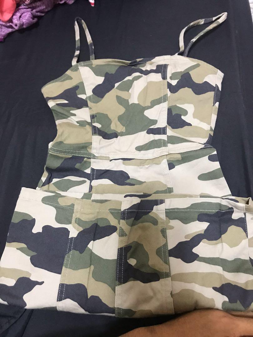 H&M Camo Dress size 4 (Category: Dresses) located in Bacoor. Submitted by momonfire (Listing ID 1120446310, Image 1). Description: .