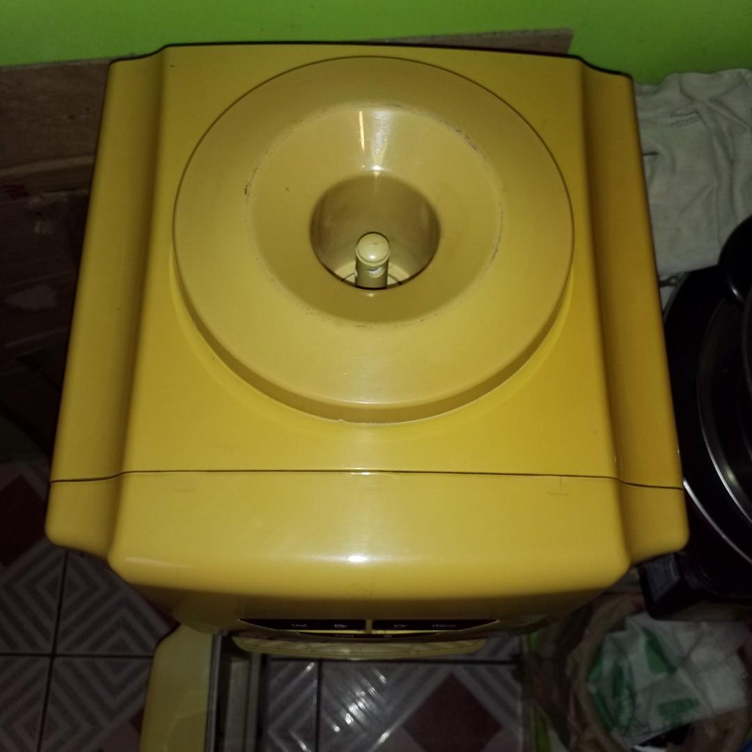 Hot/cold water dispenser, TV & Home Appliances, Kitchen Appliances