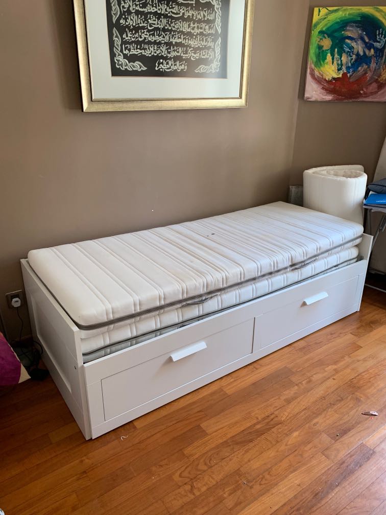 IKEA Day bed Pullput from Single to Double, Furniture & Home Living, Furniture, Bed Frames