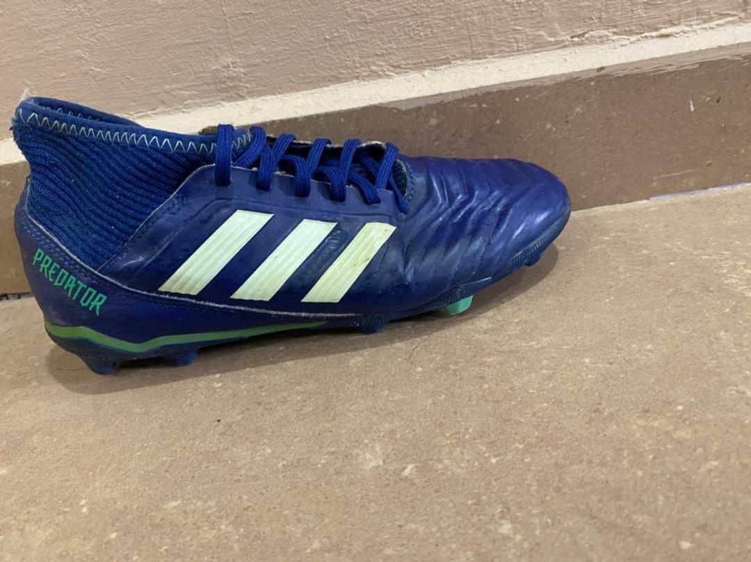 Kasut bola adidas original on sale