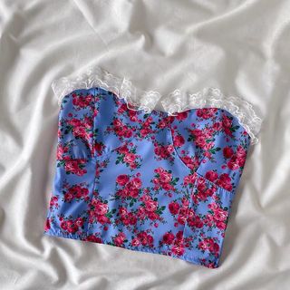 (Category: ) located in . Submitted by kate.wardrobe (Listing ID 1120576978, Image 1). Description: .