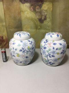 Pair of Vintage small 10cm porcelain Jar with lid
