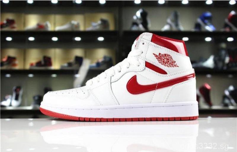 nike air jordan 1 retro high og metallic red