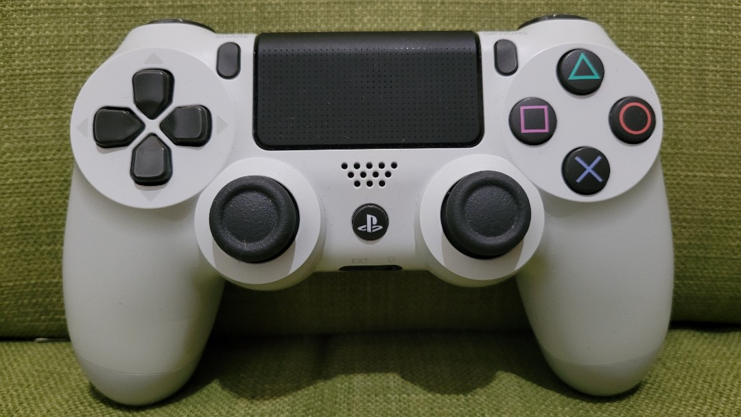 PS4 USED Dualshock 4 V2 Glacier White Video Gaming Gaming