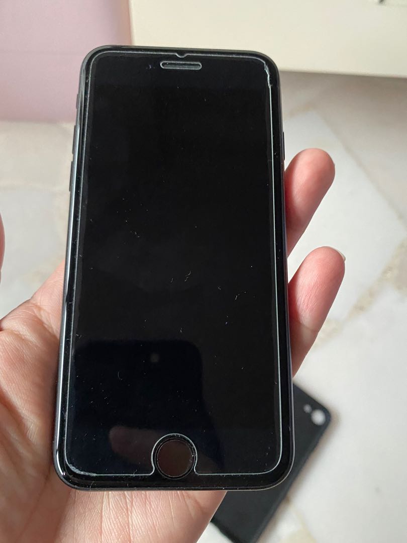 Sell > iPhone SE 2020 Black 128gb, Mobile Phones & Gadgets, Mobile