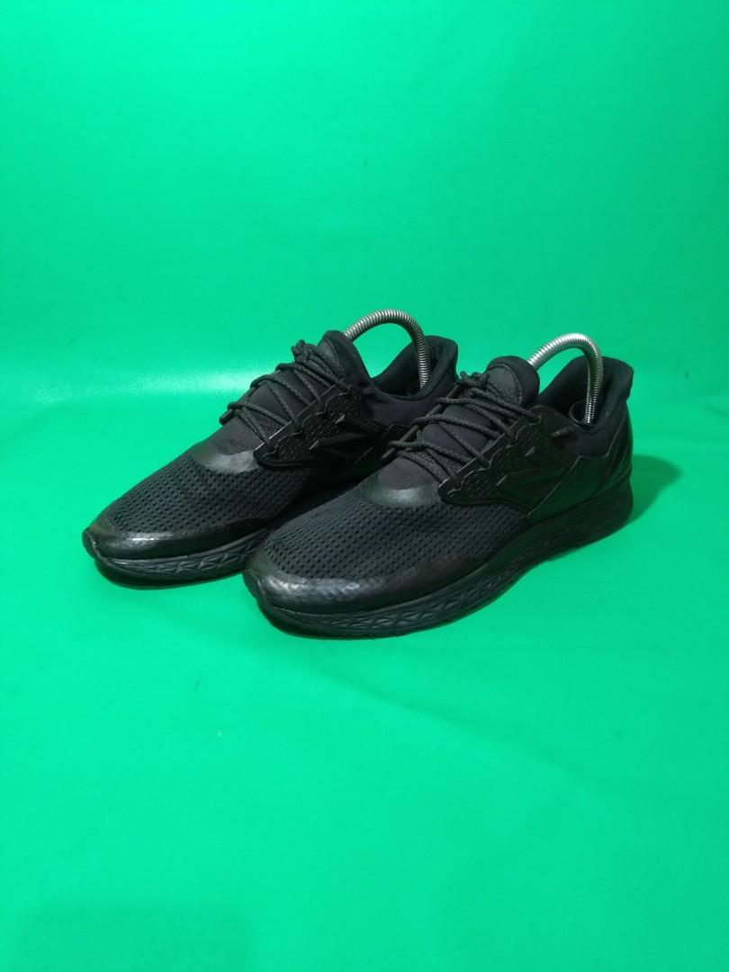 Sepatu new balance full black ori Size 