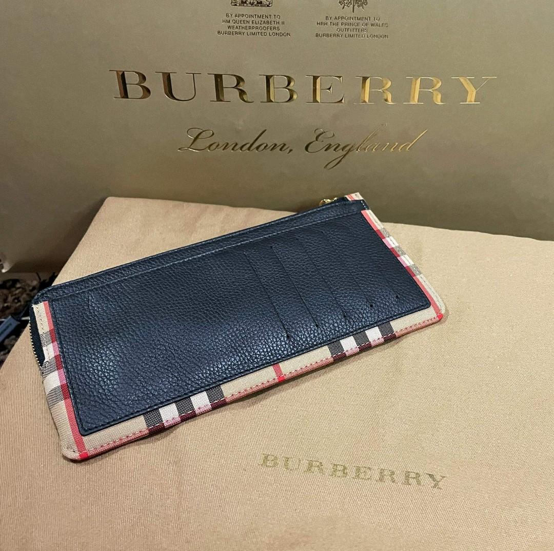 Burberry Wallet (Category: Luxury Bags & Wallets) located in Cainta. Submitted by masnes (Listing ID 1117046176, Image 2). Description: .