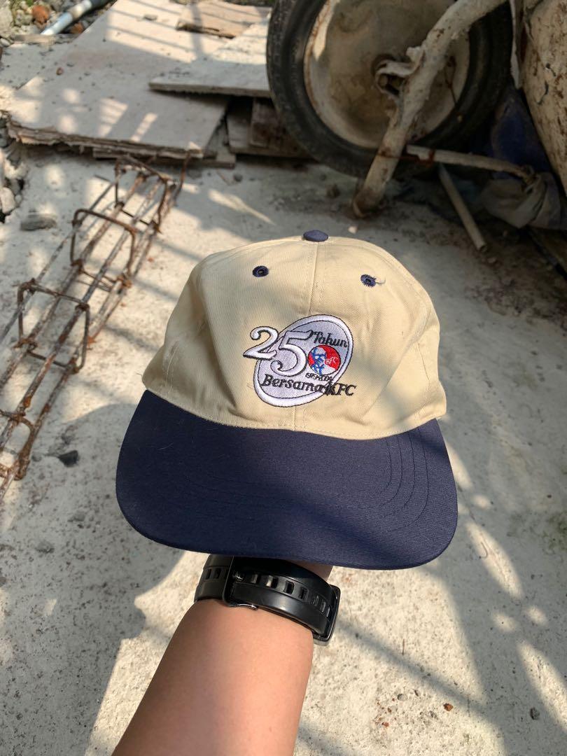 Cap Kfc Vintage 2004 Fesyen Pria Aksesoris Topi Di Carousell