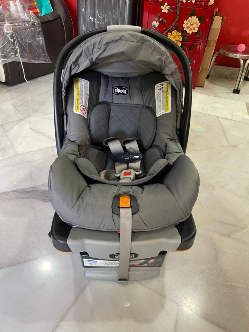 Chicco infant store car seat weight
