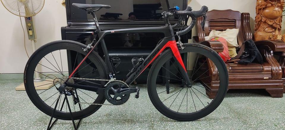 raleigh full carbon road bike