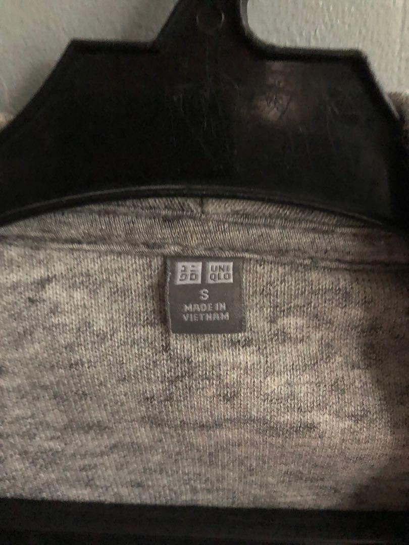 Gray Uniqlo Jacket (Category: Coats, Jackets and Outerwear) located in Paranaque City. Submitted by nmchin (Listing ID 1117091228, Image 2). Description: Like new! Barely used.
