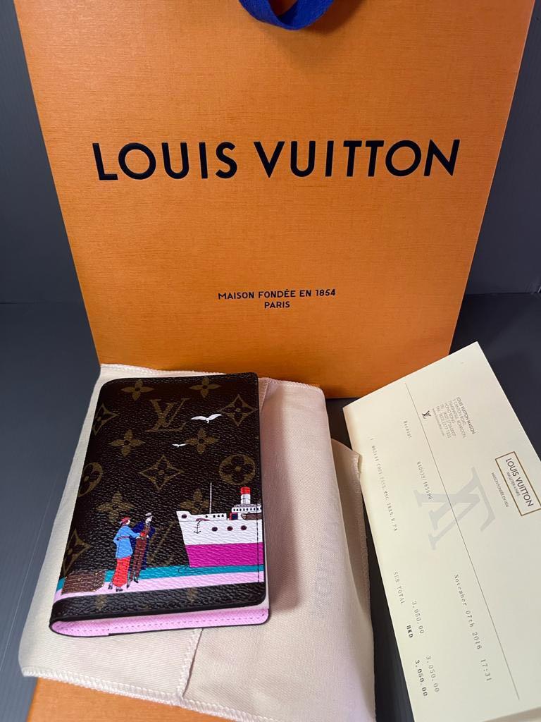 LOUIS VUITTON Monogram 2016 Christmas Animation Passport Cover