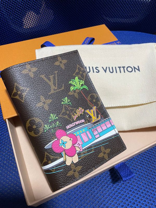 ❤️LV Passport Cover - Vivienne Holiday Xmas Collection 2021