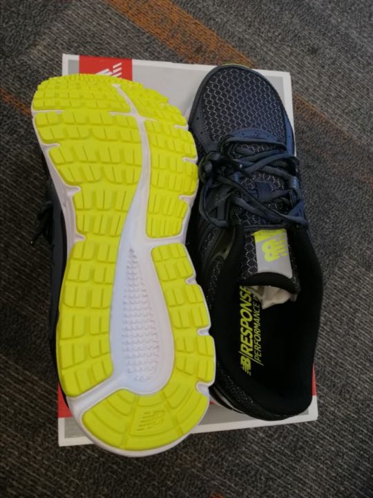 New balancerunning shoe, Men's Fashion, Footwear, Shoe inserts