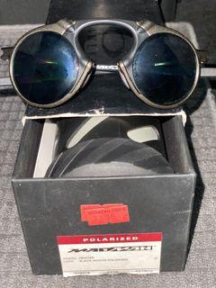 Oakley Badman