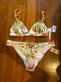 (Category: ) located in . Submitted by duckiepot (Listing ID 1080979524, Image 1). Description: .