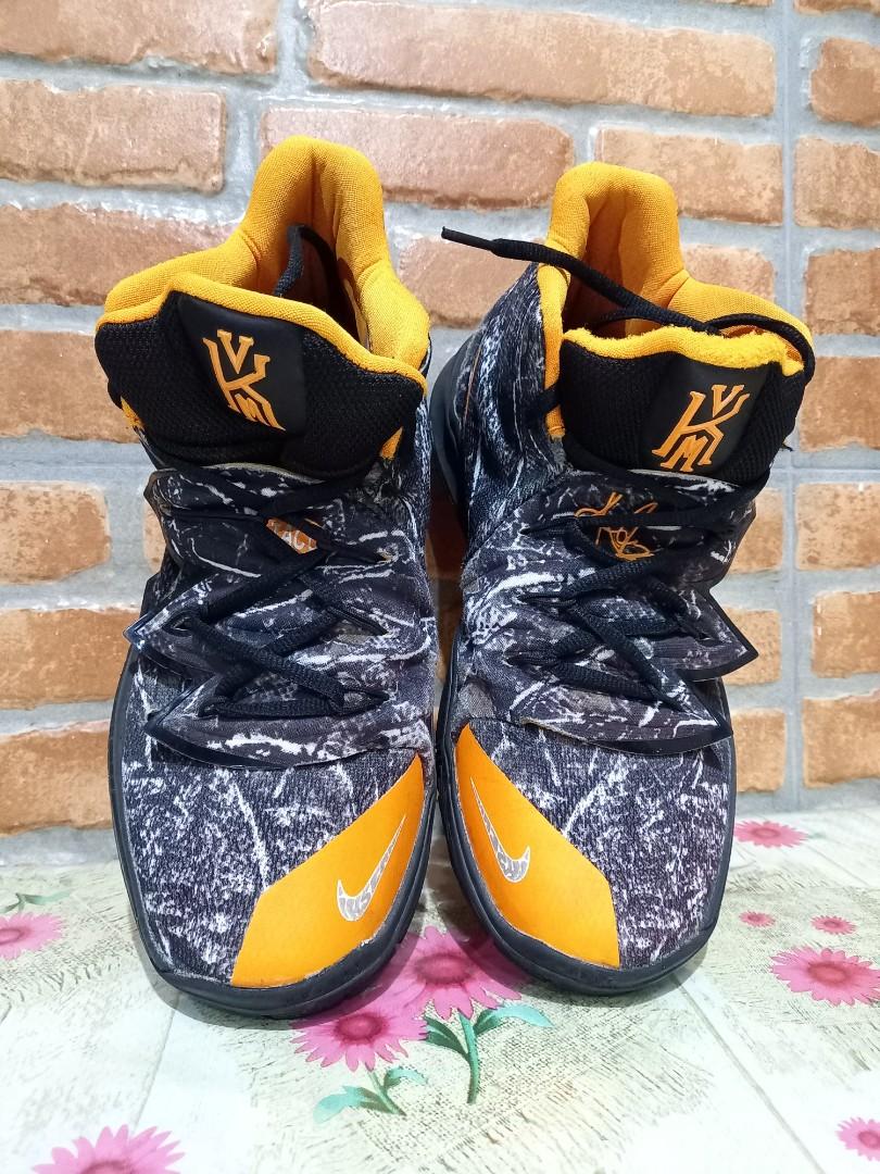 Kyrie shop v taco