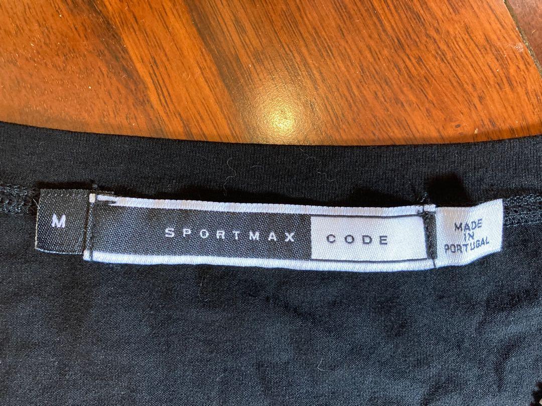 SPORTMAX CODE TOP （分類：長袖衫）位於 Hong Kong。 由 hmtcat 提交（商品編號 1117049913，圖片 4）。簡介： SPORTMAX CODE zipped black stretch top Chest:32” Waist:26.5”。