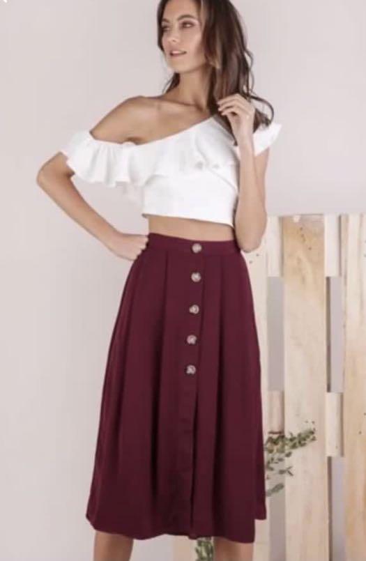 Button skirt new arrivals in maroon