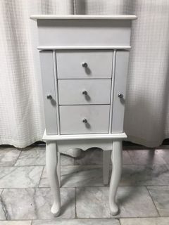 (Category: ) located in . Submitted by winteri (Listing ID 1117117110, Image 1). Description: .