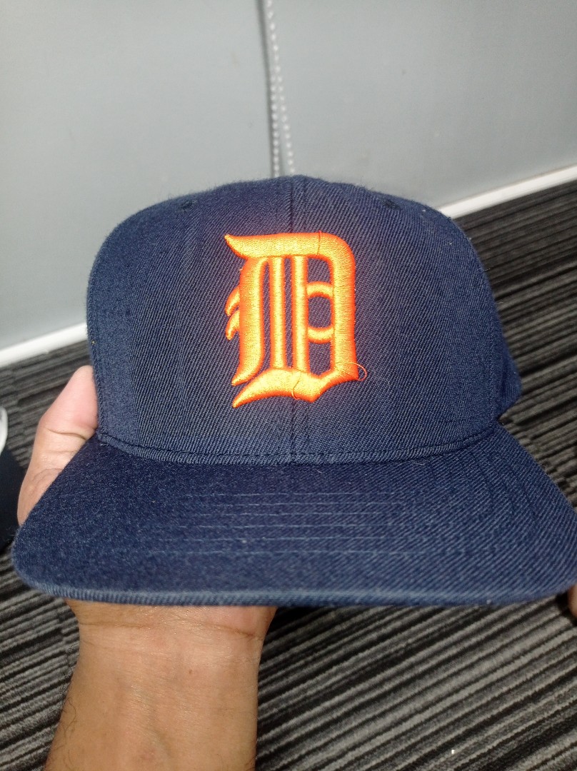 American Needle Vintage Detroit Tigers Fade Snapback Hat