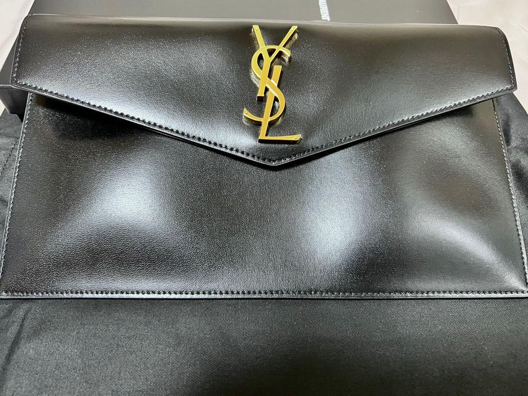 YSL Uptown Pouch in Grain de Poudre, Women's Fashion, Bags & Wallets,  Clutches on Carousell