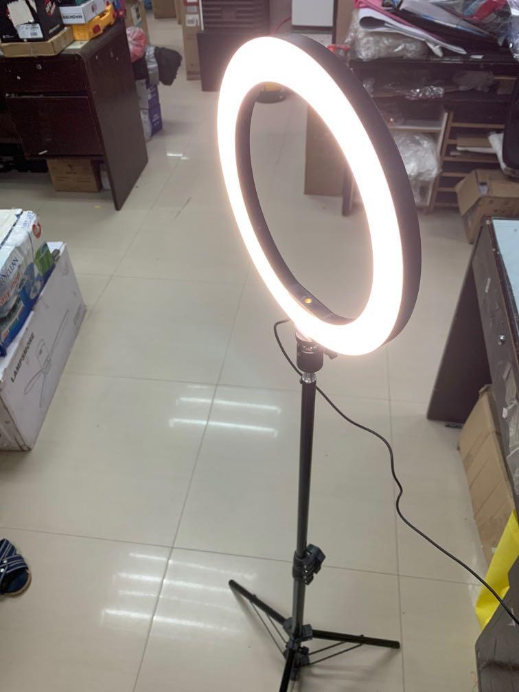 10” Ring Light W/ Cp Holder and Tripod Stand (Category: Lighting & Studio Equipment) located in Pasay City. Submitted by ayinong168 (Listing ID 1120669552, Image 1). Description: Item is in excellent condition mint still in box complete accessories pm for inquiries .