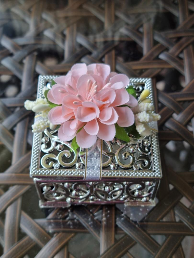 Bunga Rampai/ bunga rampai holder, Hobbies & Toys, Stationery & Craft ...