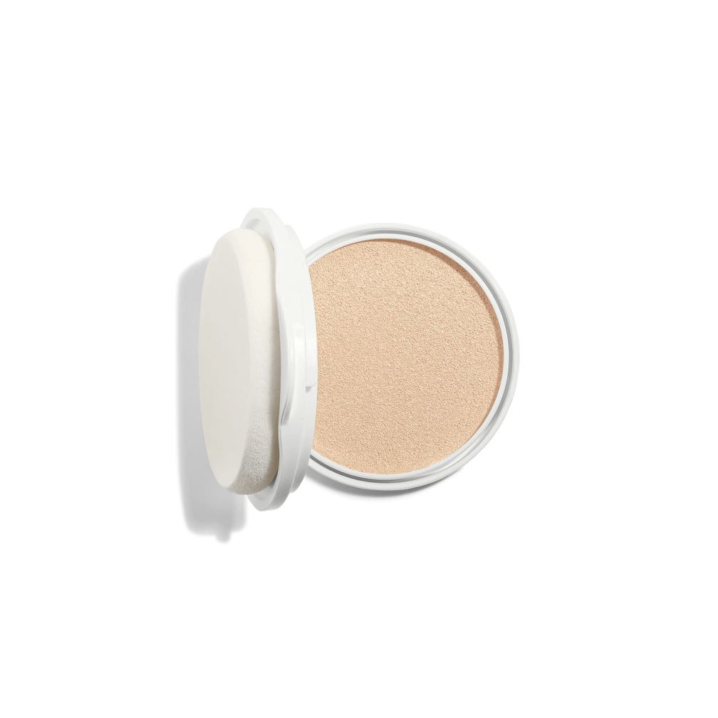 CHANEL Le Blanc Oil-In-Cream Compact Foundation Whitening – Thermal Comfort  SPF 40 / PA ++ Reviews 2023